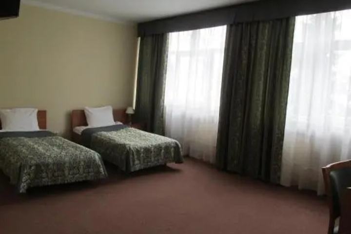 Room 6 of 14