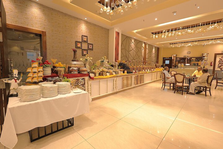 Ballroom/Hall 42 of 59