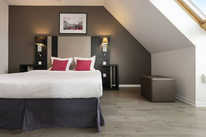 Room 15 of 44