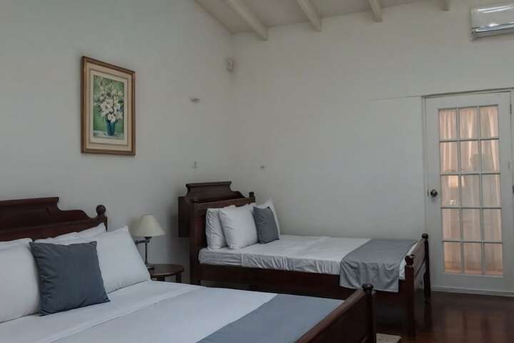Room 2 of 16
