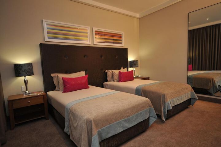 Room 15 of 77