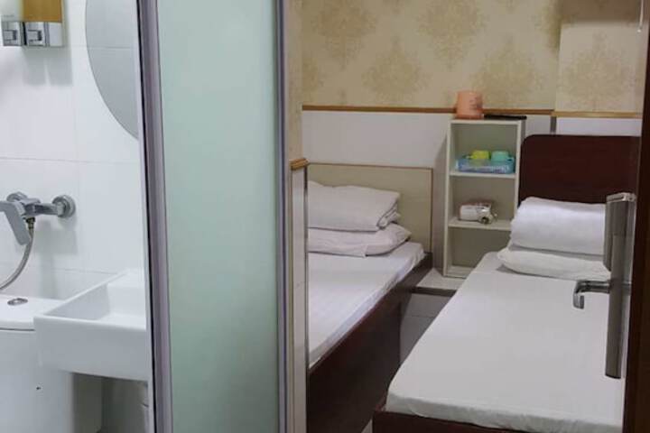 Room 3 of 36