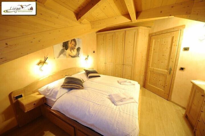 Room 3 of 45