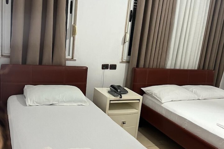 Room 2 of 21