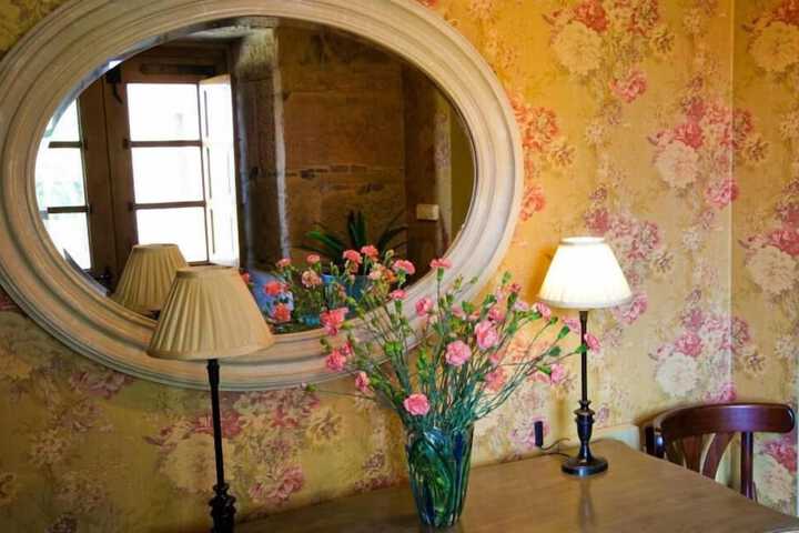 Room 6 of 33