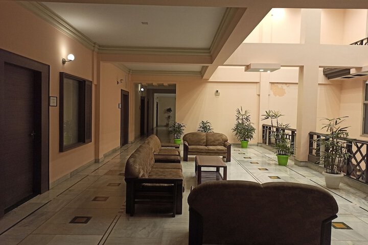 Hotel 33 of 34