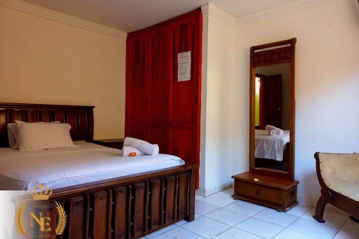 Room 4 of 33