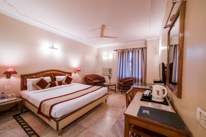 Room 15 of 31