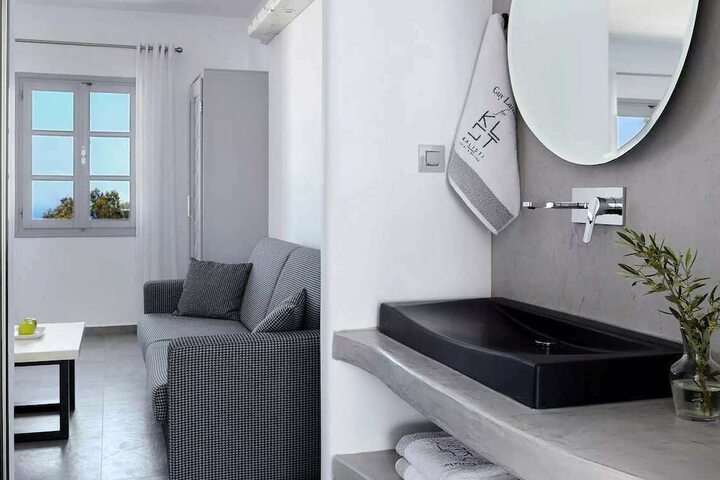 Room 46 of 177