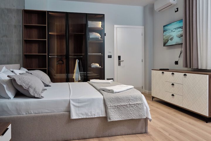Room 10 of 35