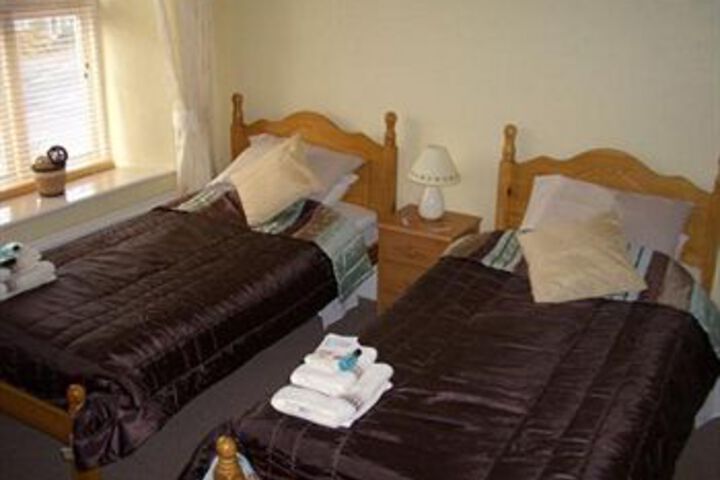 Room 7 of 10