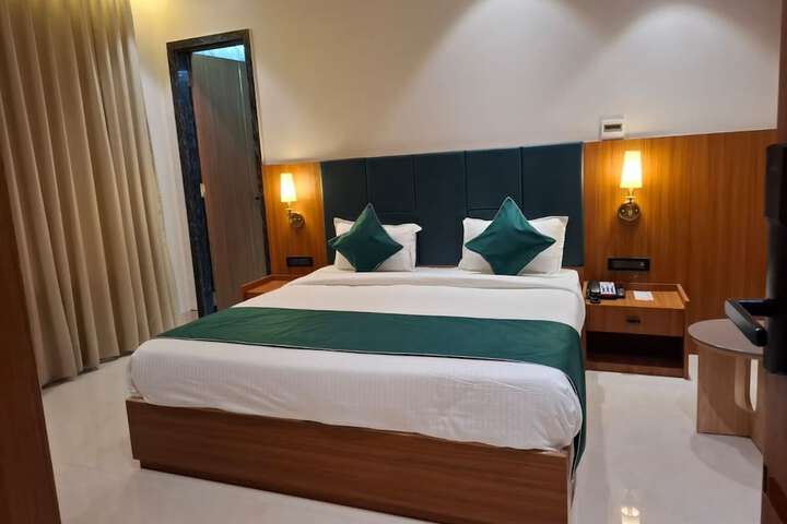 Room 19 of 34