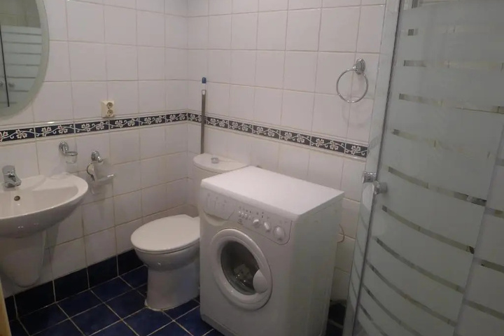 Room 7 of 10