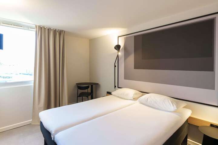 Room 3 of 28