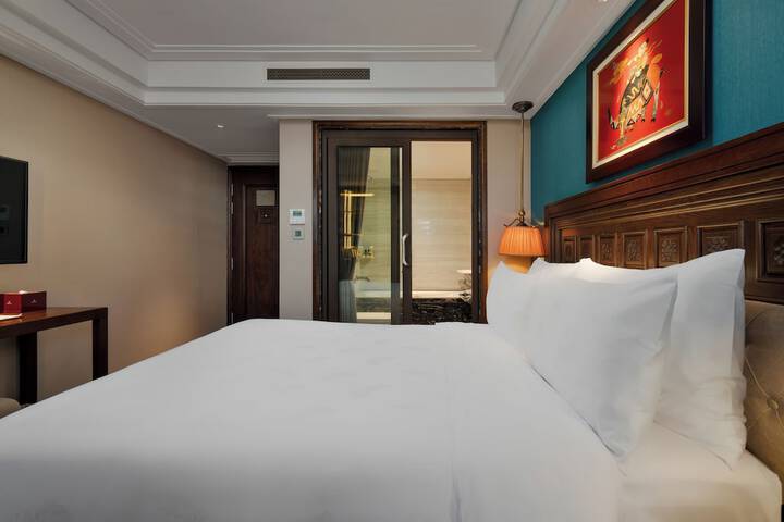 Room 18 of 52