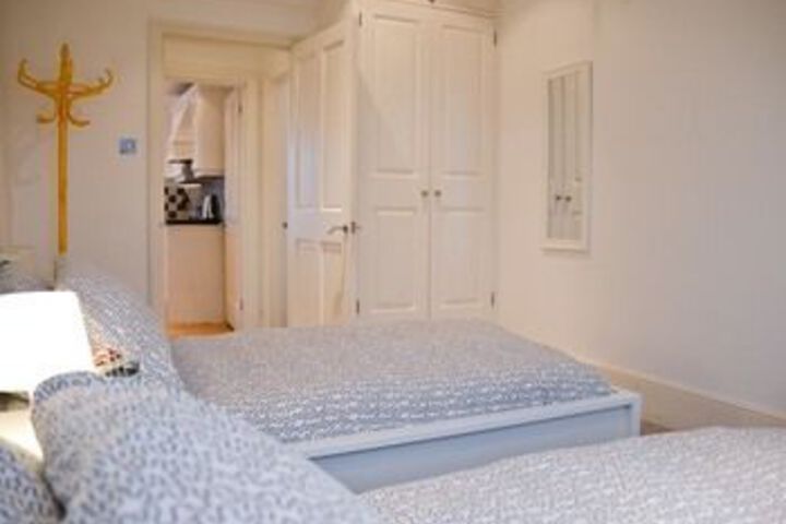 Room 5 of 15