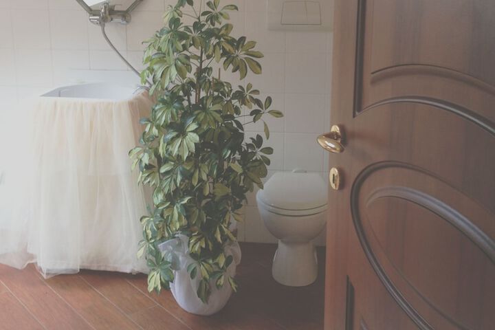 Room 10 of 17