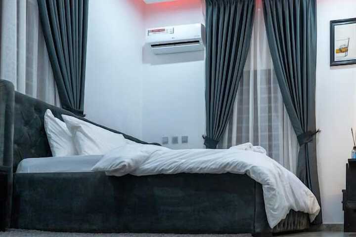 Room 2 of 57