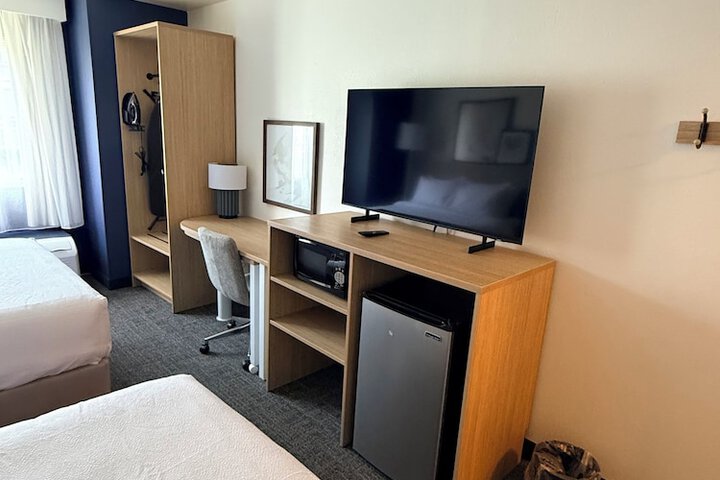 Room 11 of 35