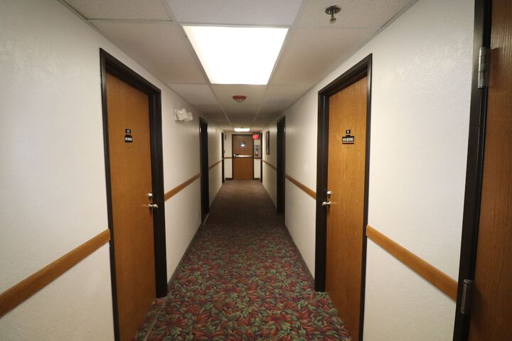 Ballroom/Hall 44 of 47