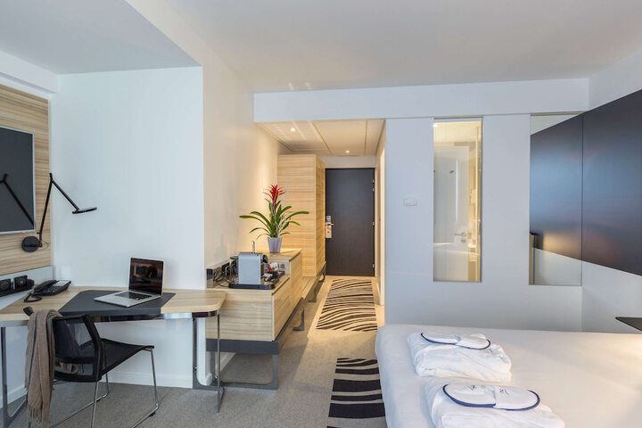 Room 32 of 278