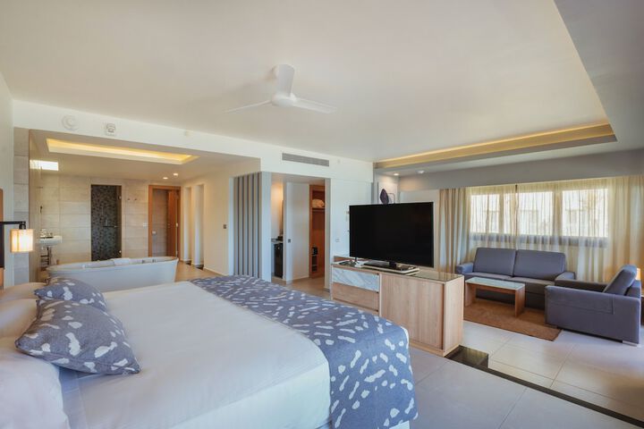 Room 15 of 113