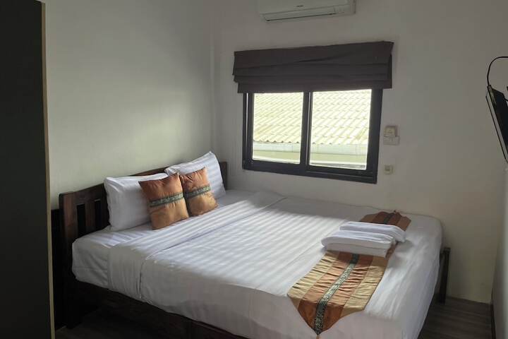 Room 28 of 68