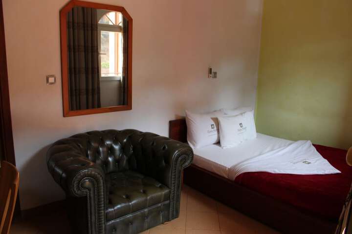 Room 8 of 42