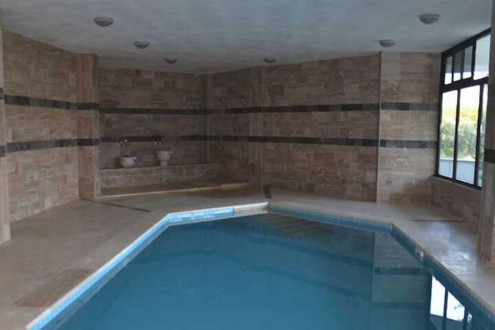 Pool 16 of 38