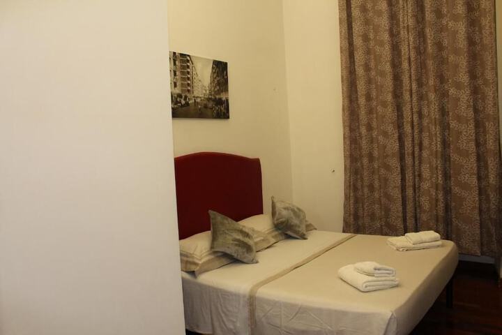 Room 3 of 47