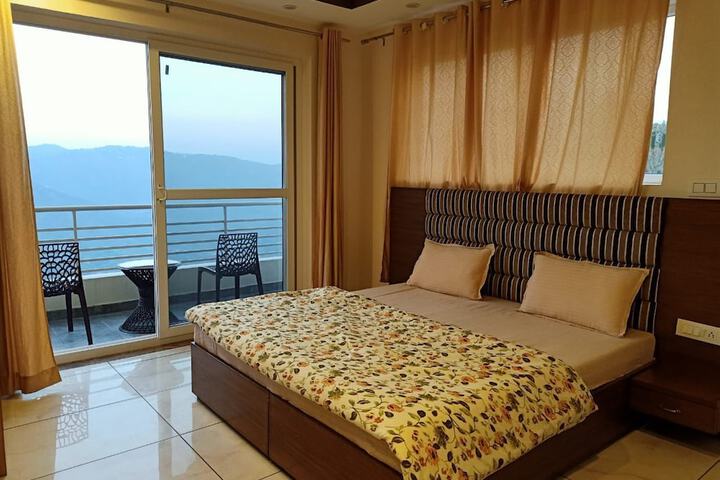 Room 6 of 20