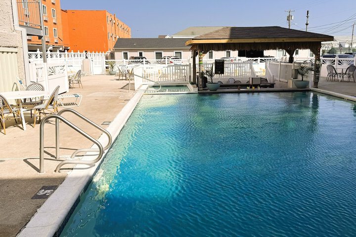 Pool 53 of 73