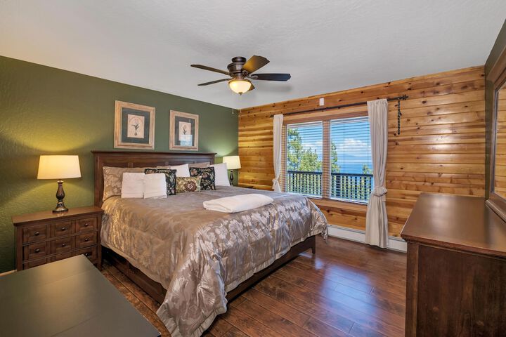Room 2 of 44