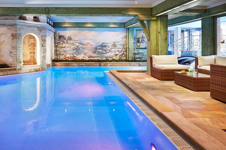 Pools & Facilities