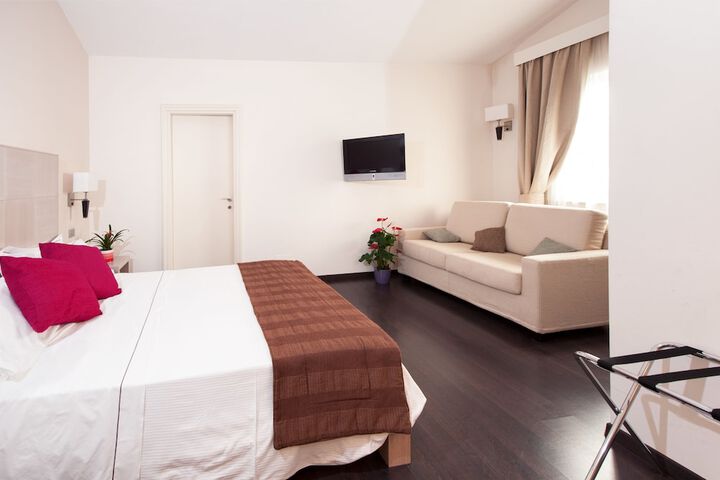 Room 15 of 46