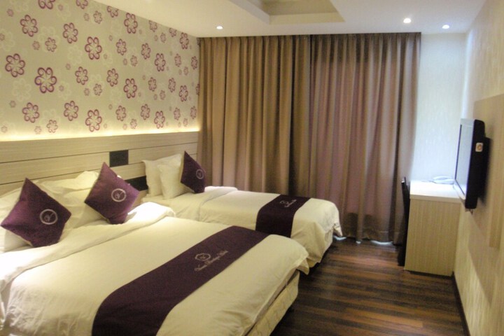 Room 4 of 50