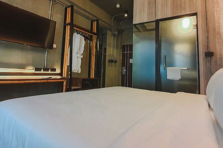 Room 46 of 98