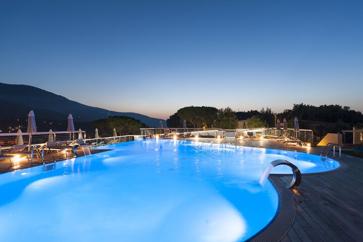 Pool 18 of 33