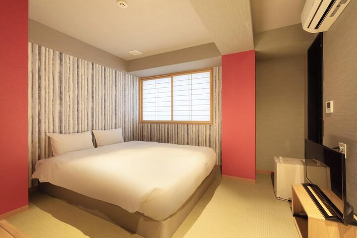 Room 28 of 57