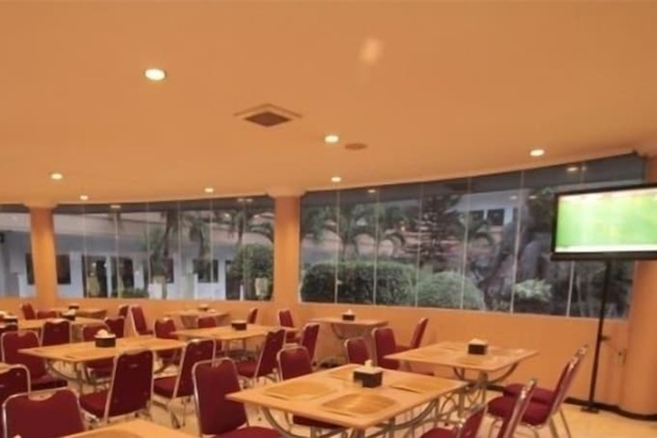 Dining Photos