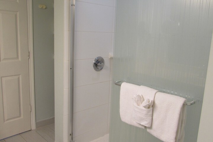 Room 70 of 229