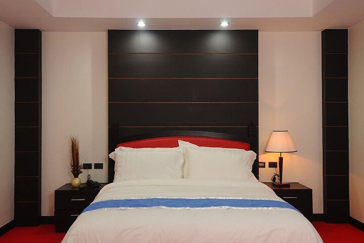 Room 9 of 23