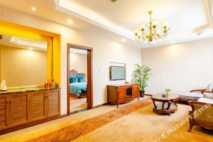 Hawaii Hotel (Leshan Jiaxing Road Food Street)