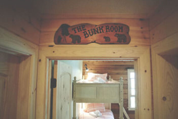Room 6 of 15