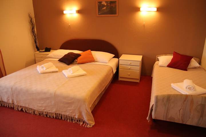 Room 7 of 38