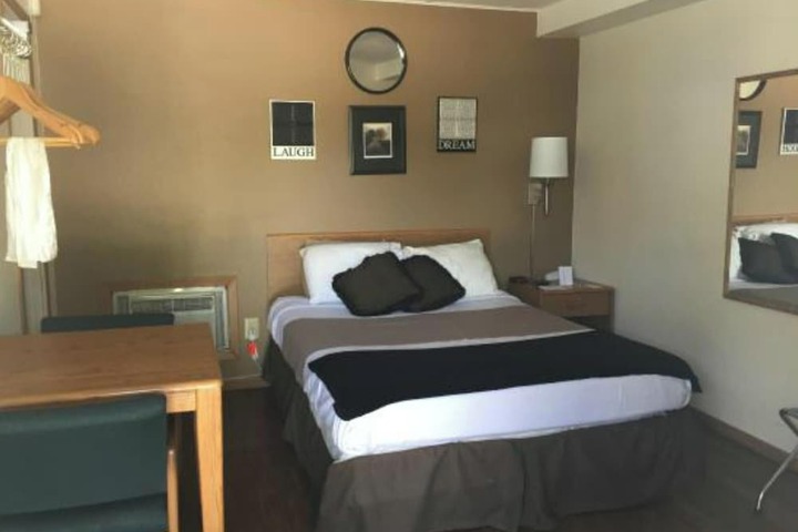Room 12 of 42