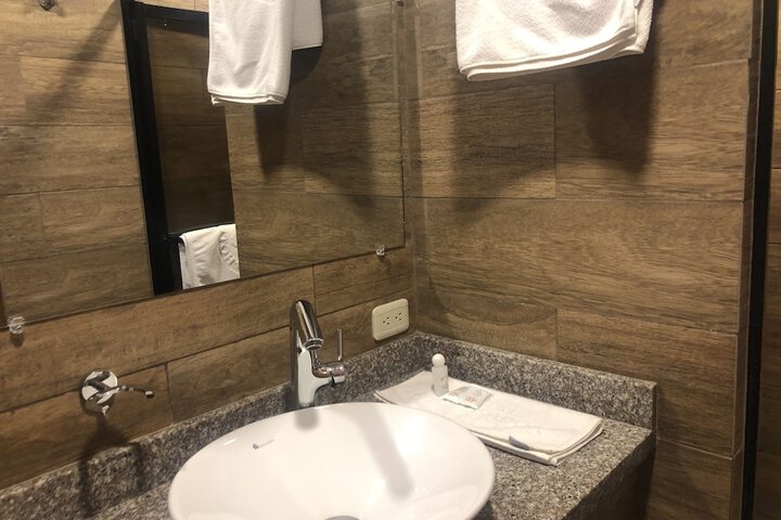Room 18 of 77