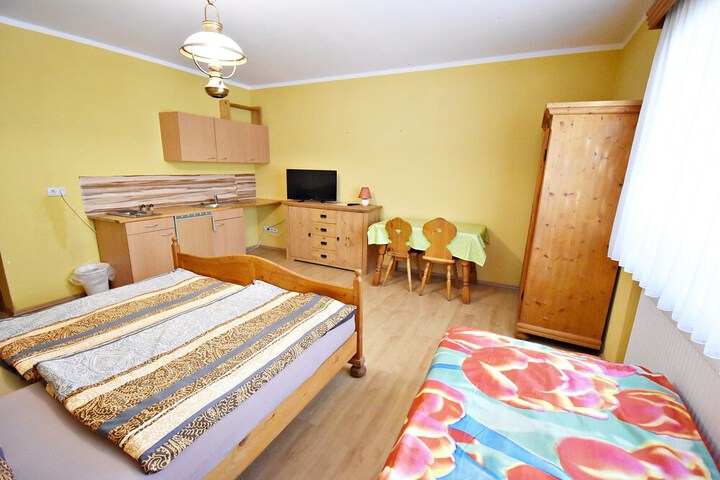Room 30 of 86