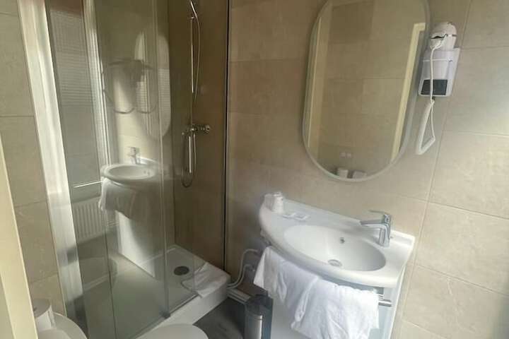 Room 18 of 26