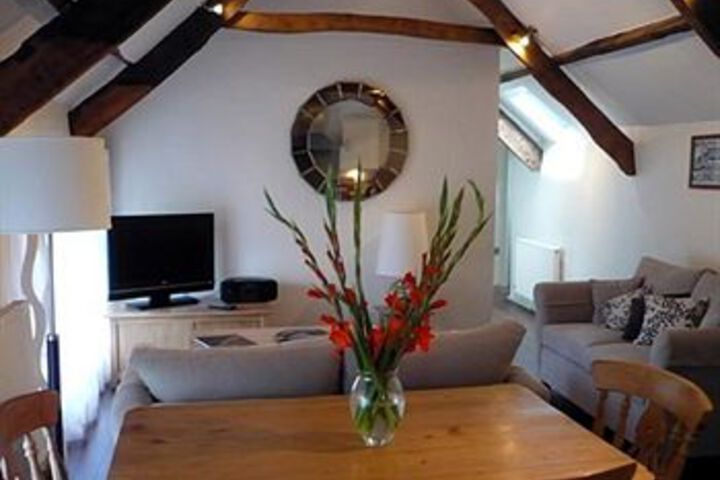 Room 2 of 2